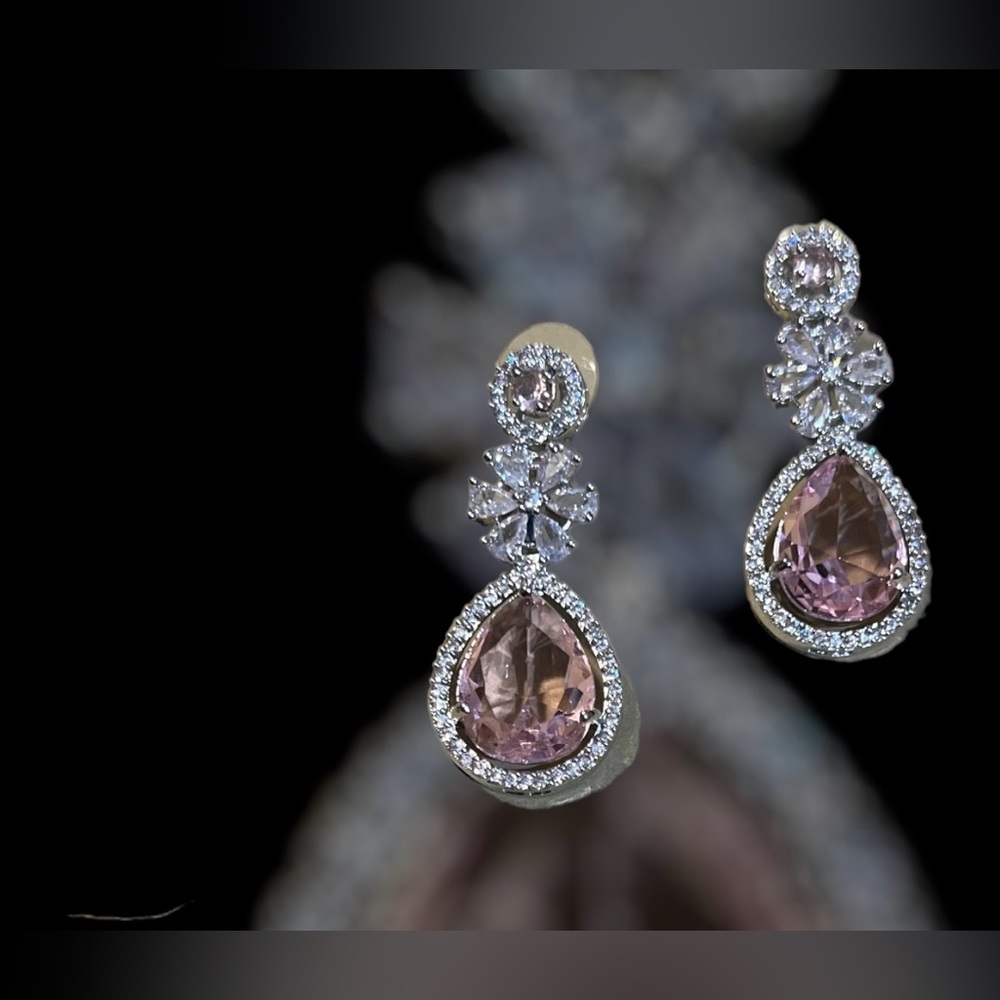 Long earrings in pink and silver with snow  ❄️ design